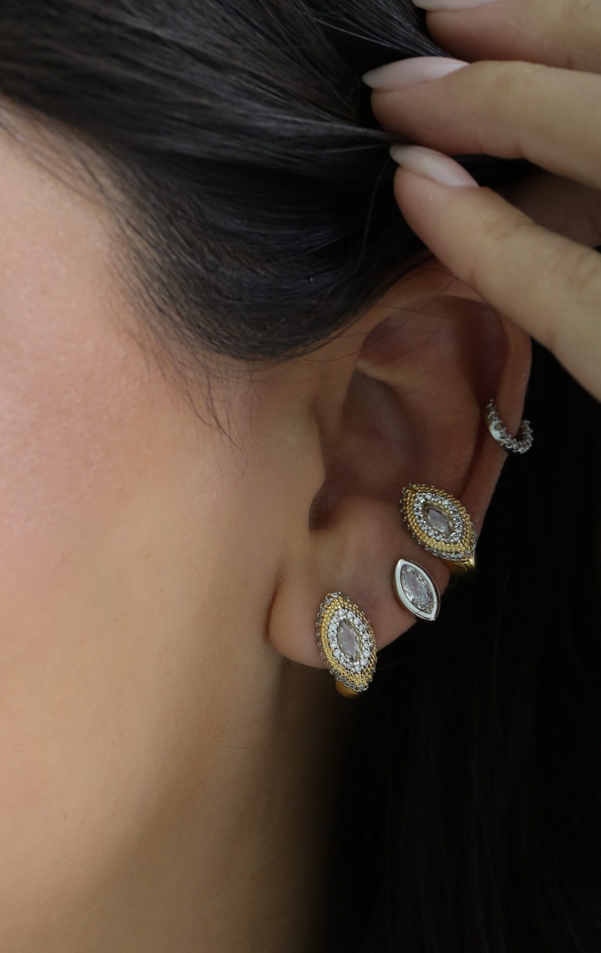 PIERCING JADE